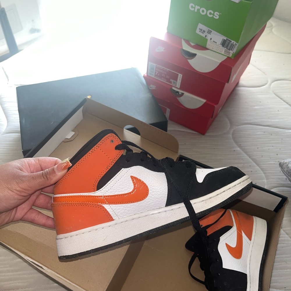 Air Jordan 1 Mid